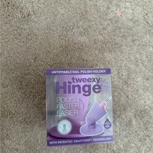 Tweexy Hinge Nail Polish Holder